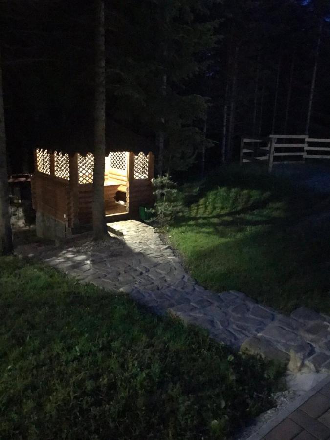 Ялинка Villa Myhove Dış mekan fotoğraf